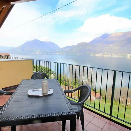 Locazione Turistica The Balcony アパート ベッラーノ